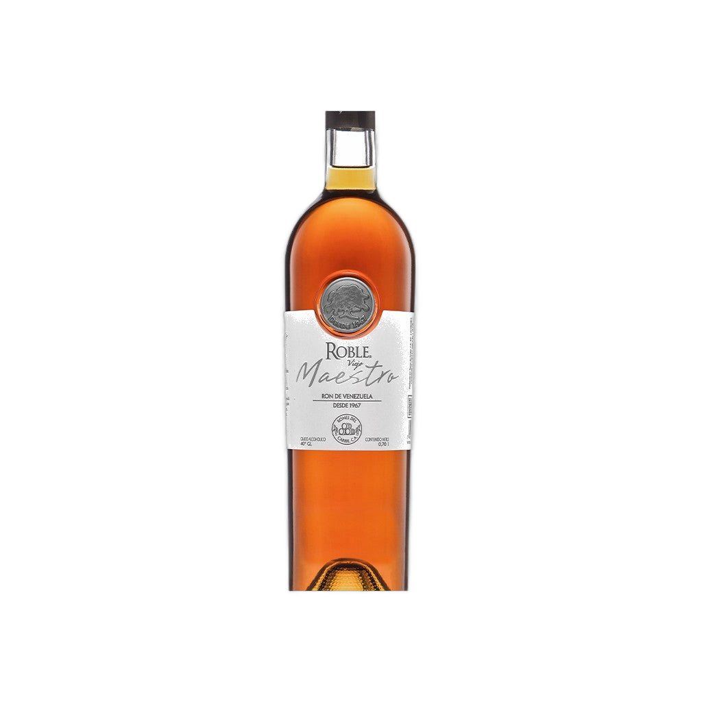 Ron Roble Maestro 700ml - Disponible en Licorería Grand Gourmet Caracas